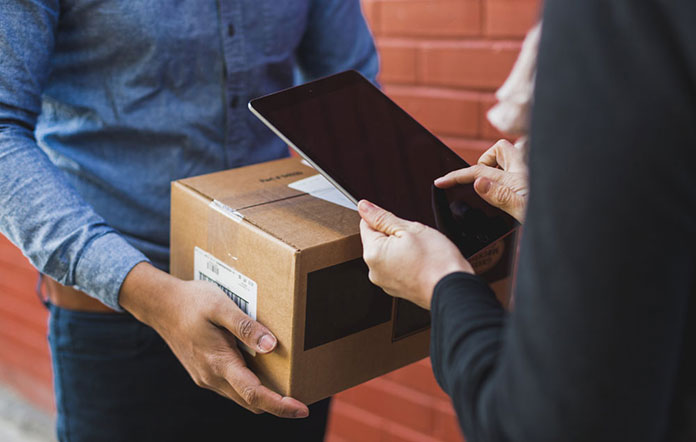 Jak pakować przesyłki do klienta, dbając o ich odpowiednie zabezpieczenie