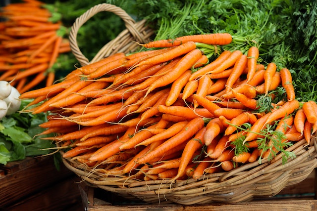 Które owoce i warzywa pomagają wzmocnić układ odpornościowy