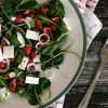 5 sposobów na podkręcenie smaku sałatki zimowej