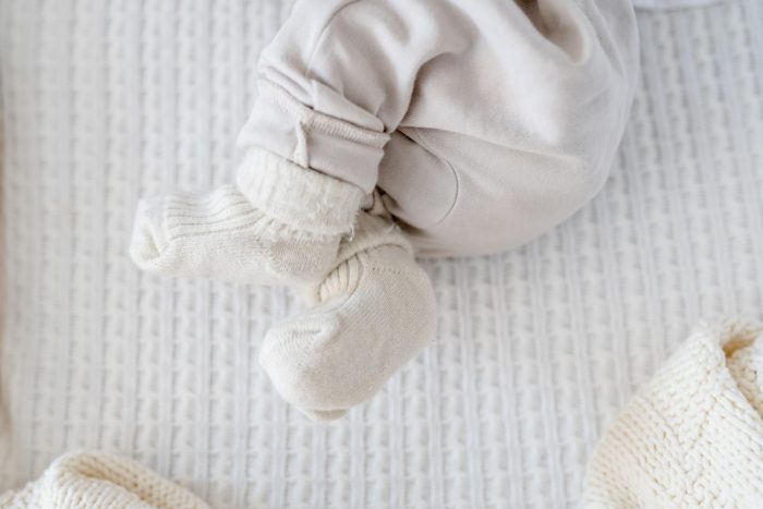 Na co zwrócić uwagę wybierając rozmiar skarpetek dla noworodka